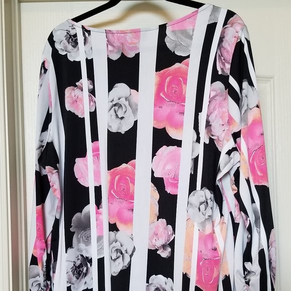 Floral Blouse, 2x - Picture 2 of 5